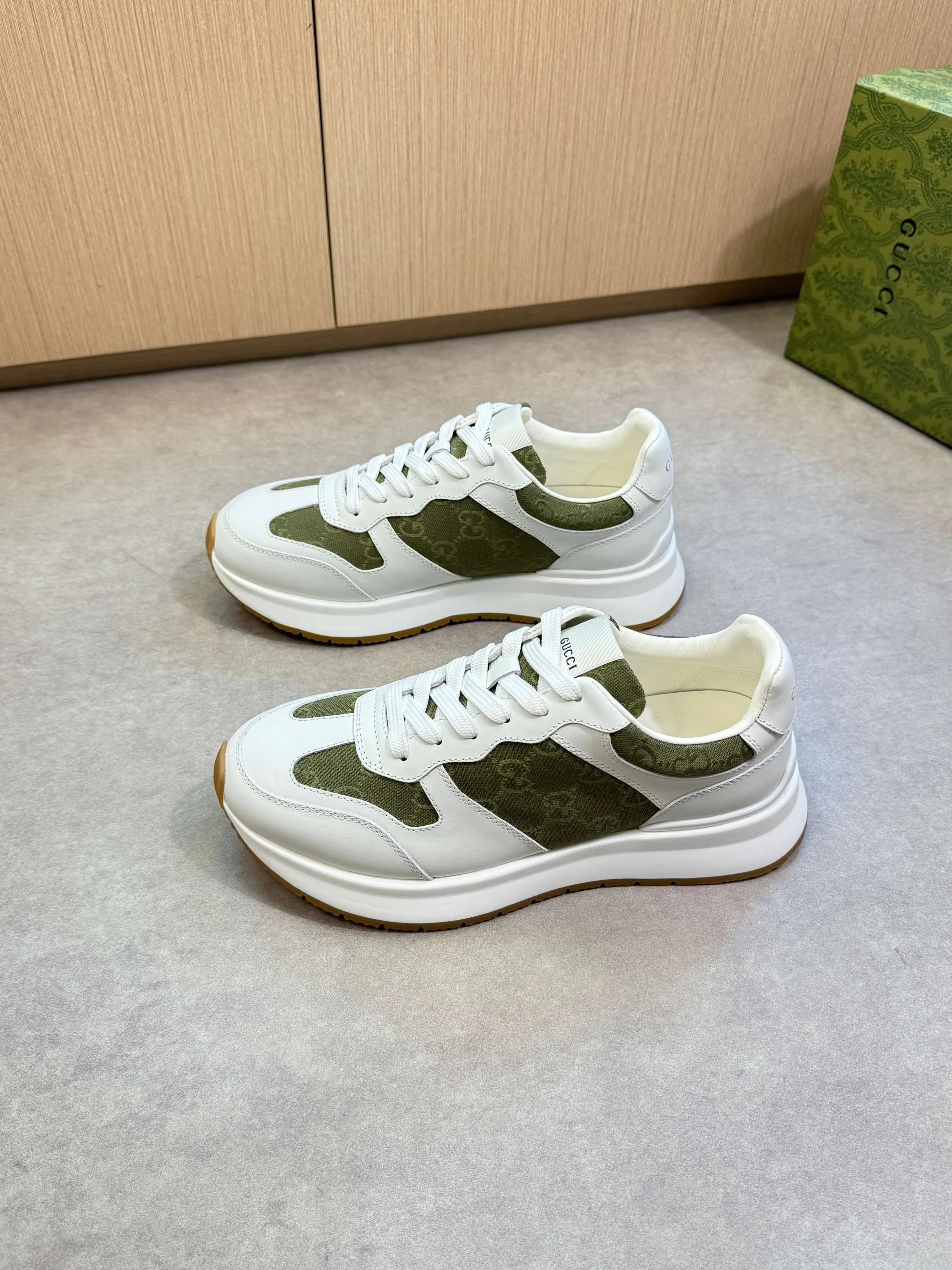 Men's shoes 💰800 [Gucci] Gucci - High-end quality original single casual sports shoes - Upper: 🔝 Nappa calfskin, brand totem cloth, tongue cloth label, heel silk screen brand LOGO - Lining: water-dyed cowhide - Outsole: ultra-light T men's shoes 💰U·Rubber; two-color molded outsole -Super high quality control·Fine workmanship: highlighted (high-end·luxury·grade) -Size :38-44 (45, can be customized)·GC0372